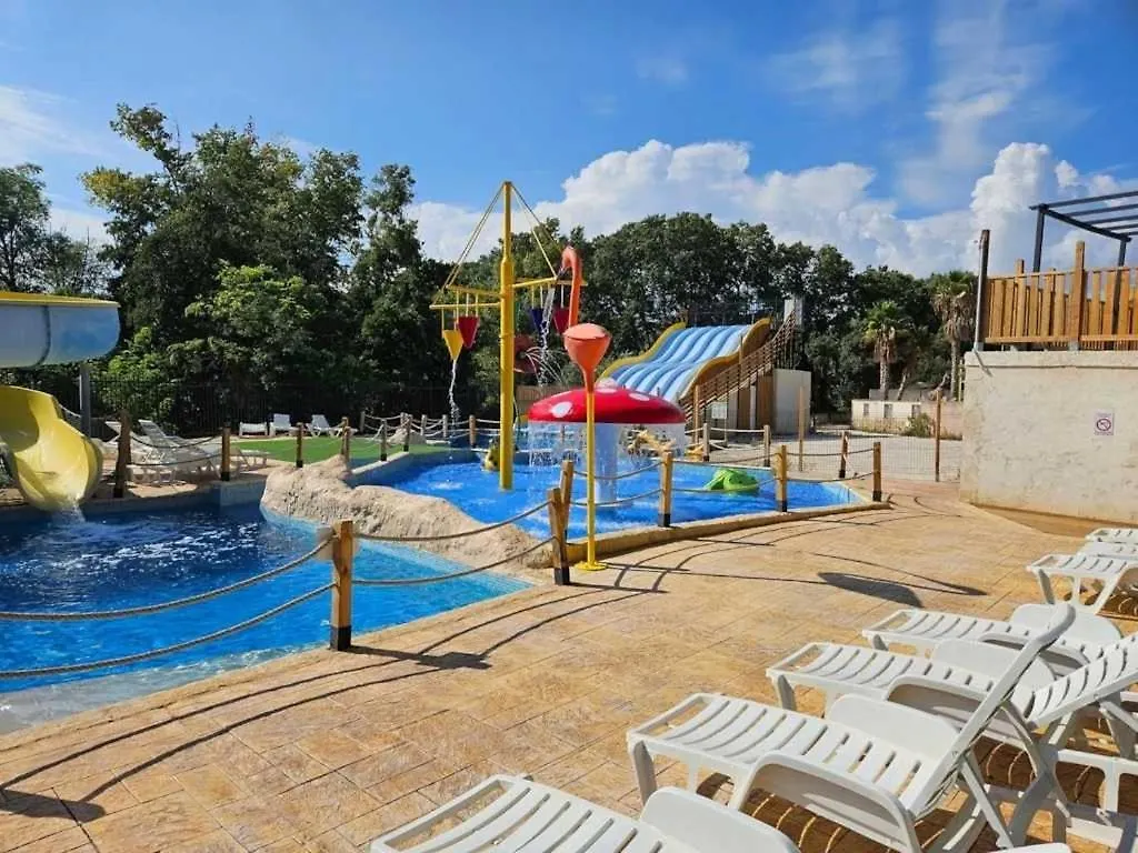 Campsite Camping 4 Etoiles - Parc Aquatique - Ccb0Dfc Hyeres France